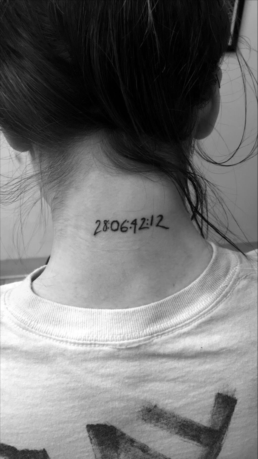 ⋆˚࿔ - donnie darko, omg when i first saw this i just had to add it to my tatoo wishlist, i wanna keep it small tho