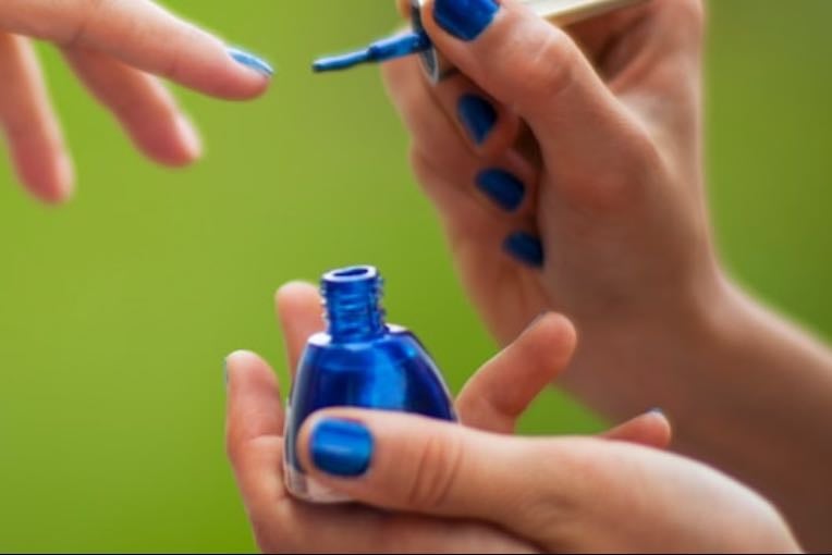 Pintarme las uñas de nuevo