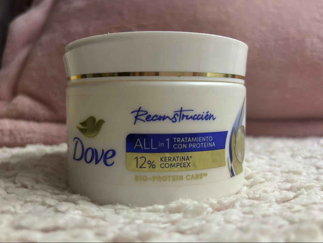 Mascarilla Dove reconstruccion - $25.000 COP Las mascarillas de dove las utilizo para mi cronograma capilar. Está es para cuando el cabello está mas maltratado