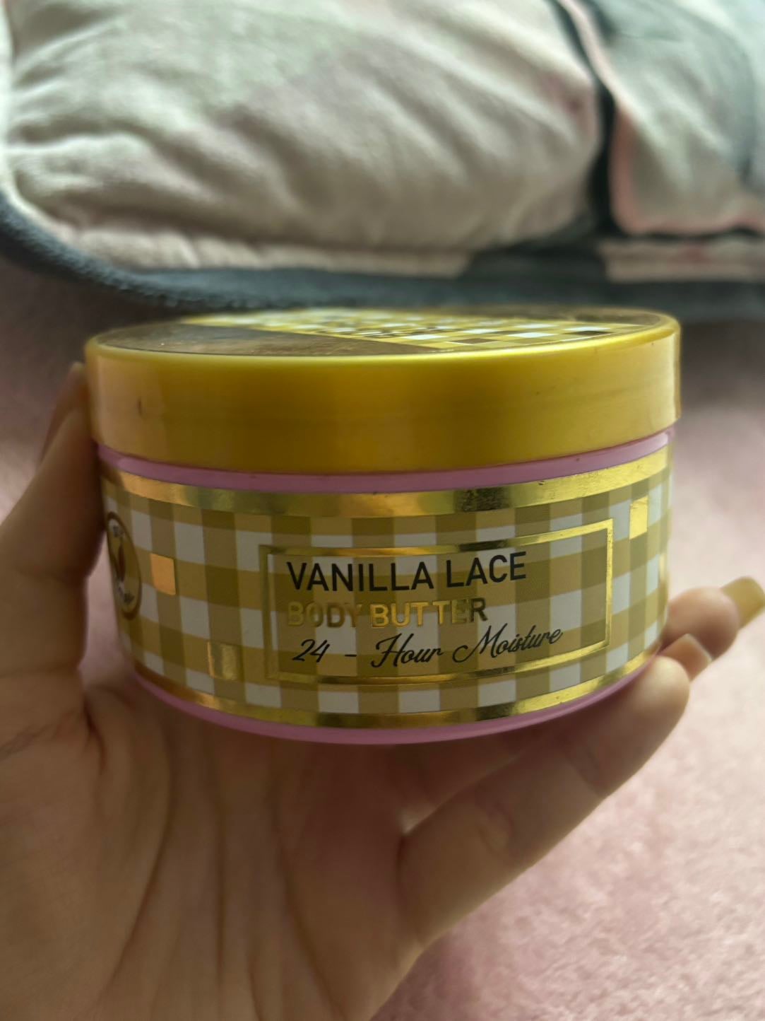 Body butter vainilla - Es una crema corporal espesa, lo utilizo después del baño para hidratar la piel por mas tiempo