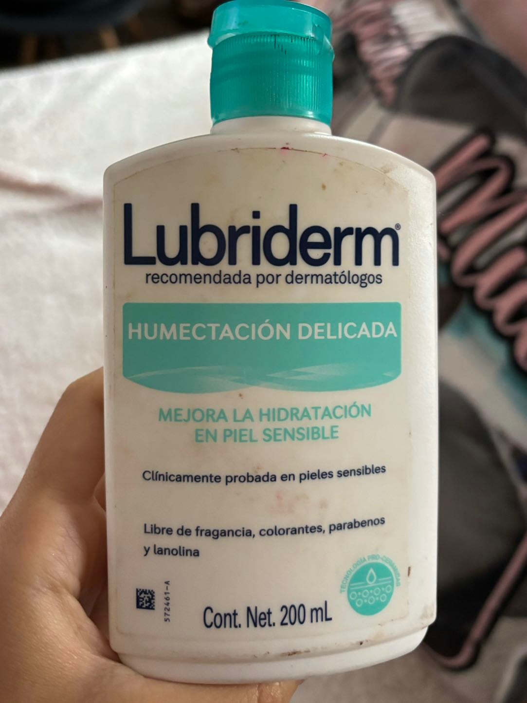 Crema Lubriderm - $25.000 COP La uso es zonas que están muy resecas y me ayuda bastante por que hidrata bien y calma la resequedad
