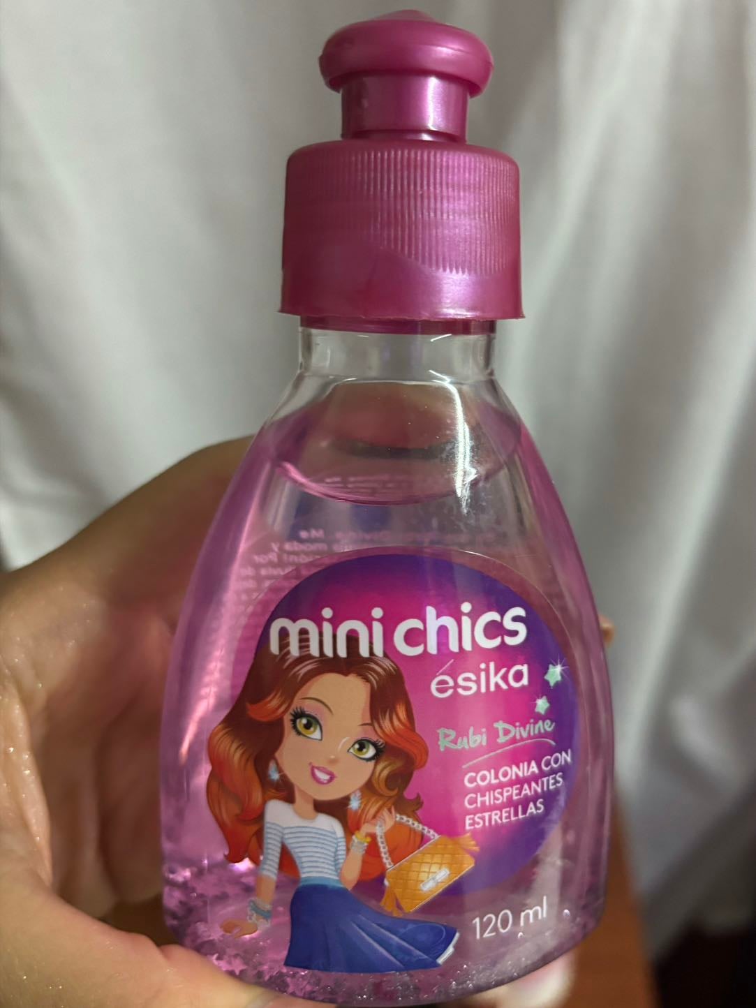 Mini chics - Me gusta por que tiene brillitos y Huele frutal