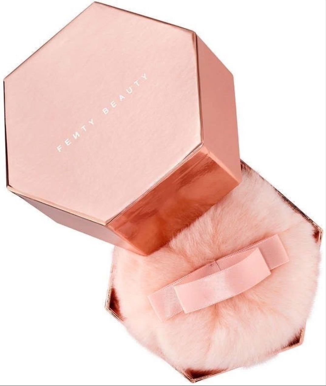 Borla iluminadora - Fairy Bomb Glittering Pom Pom de Fenty Beauty
