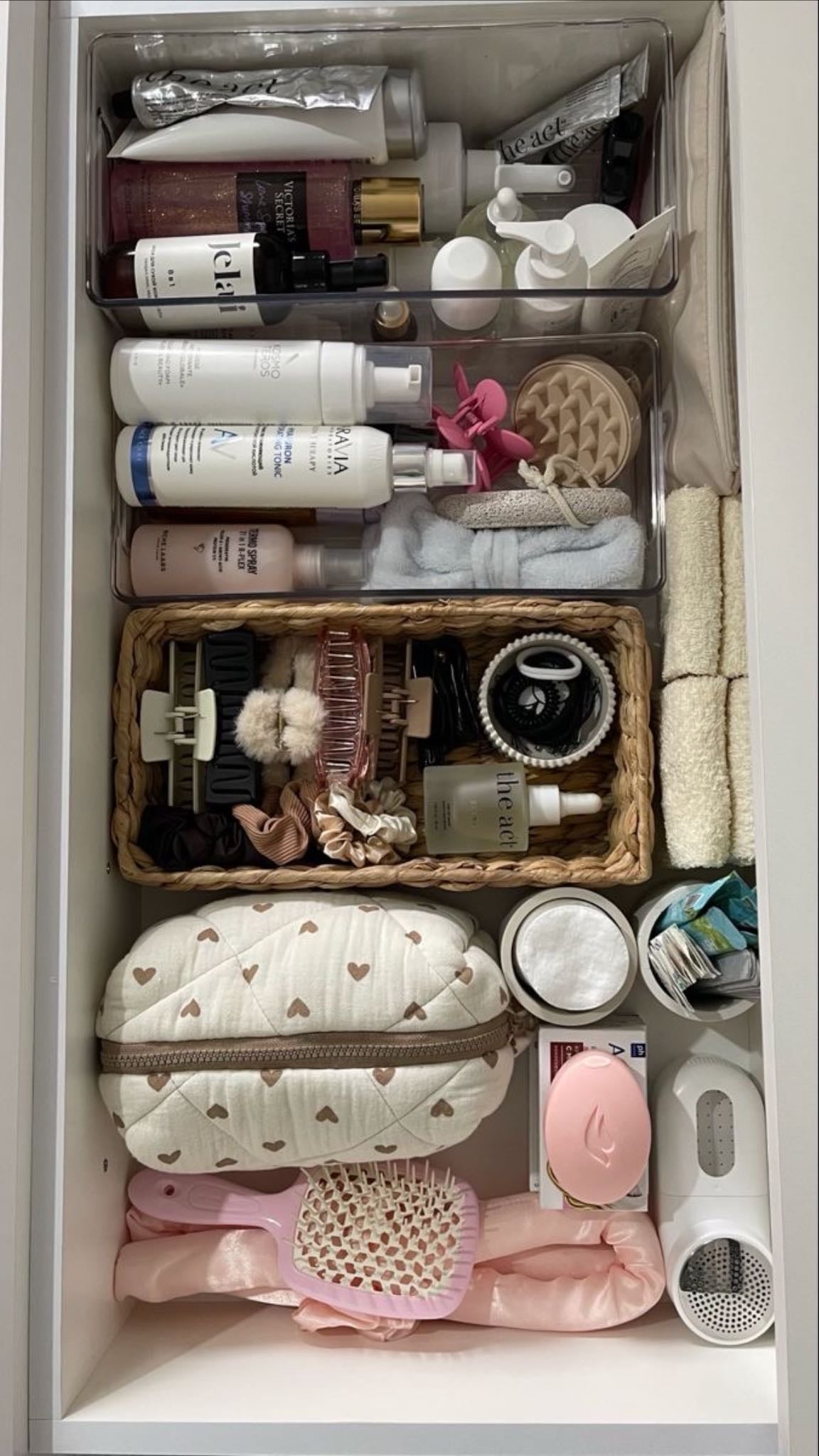 Organization - Bathroom, bedroom and kitchen