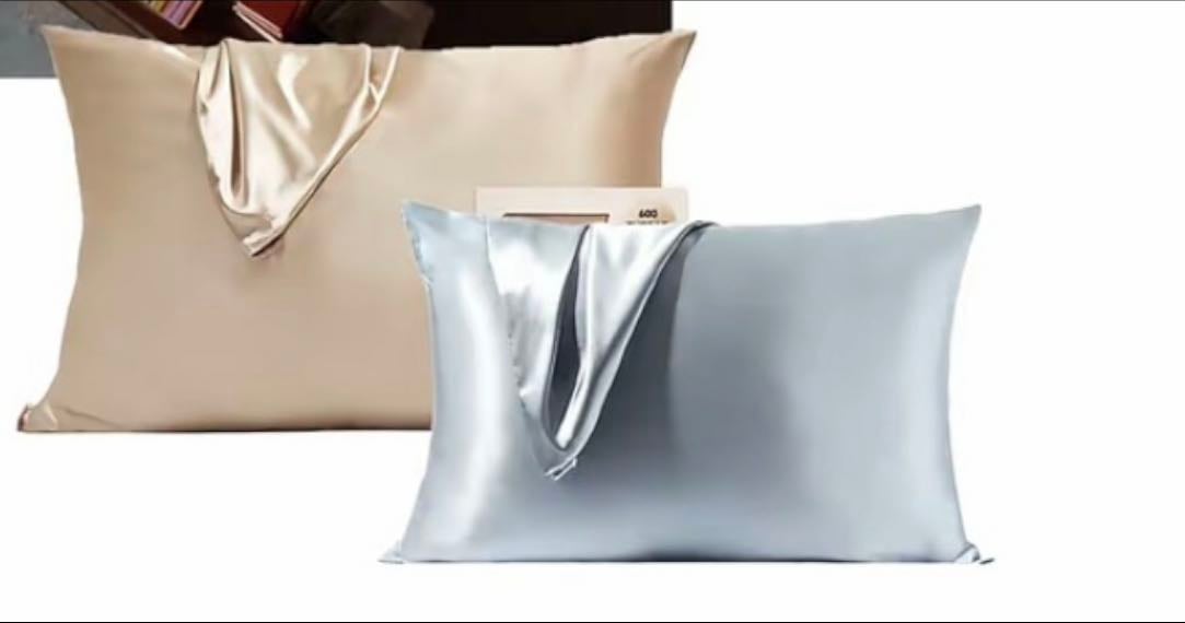Almohadas de satin