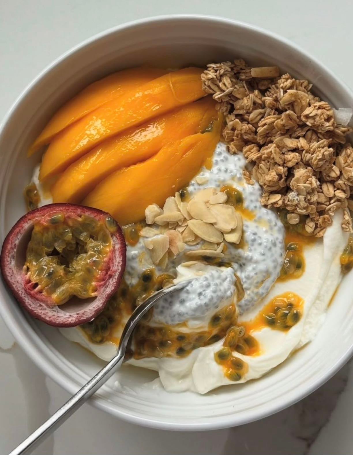 Bowl : mangue - passion - muesli