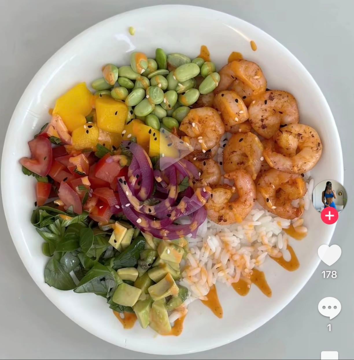 Poké : riz - crevettes - mangue - roquette - edamame - avocat
