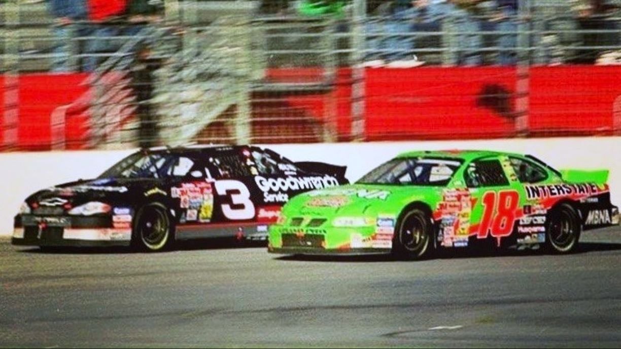Atlanta - Skinner leads over 100 laps but apparently hits oil and is out. Photo finish between Earnhardt and Bobby with Dale winning