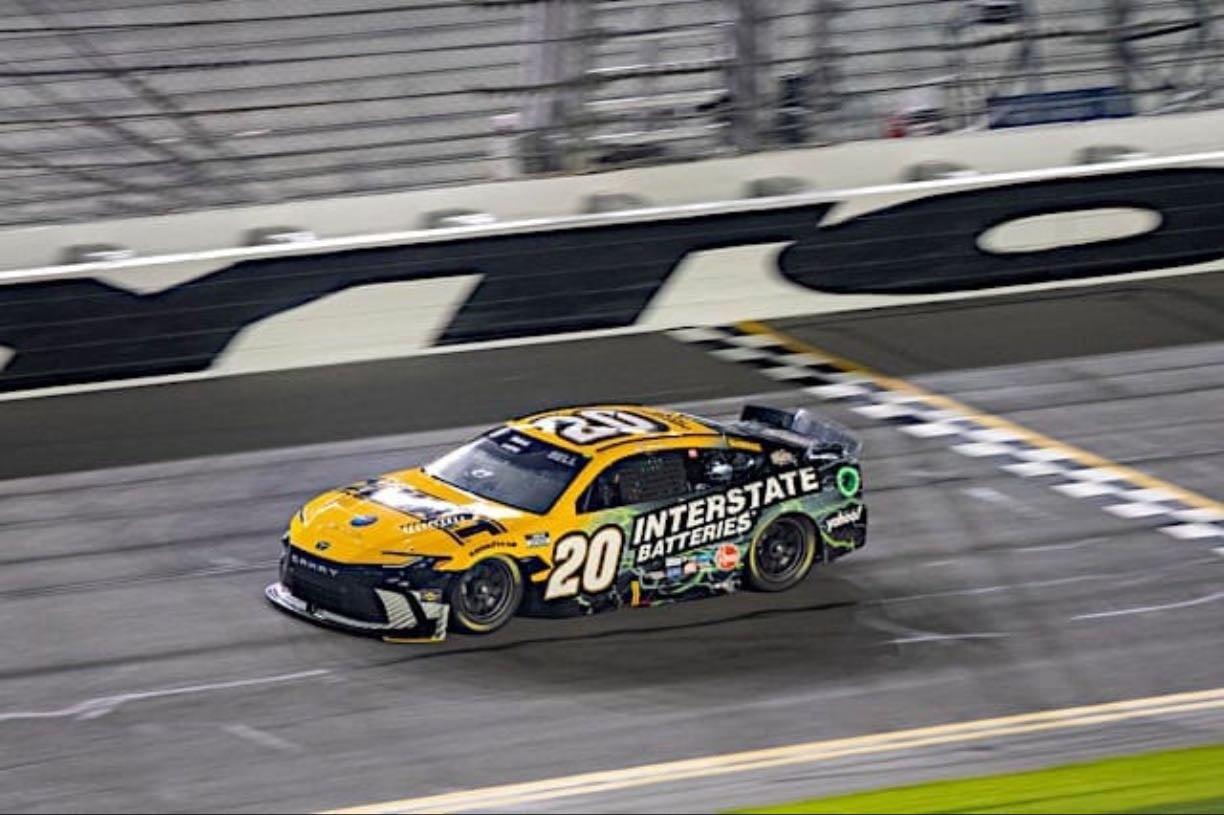 Duel 2 - Docking it a point for Blaney's wreck which forces him into backup. Fell asleep only on. Finish was close with Bell beating out Cindric