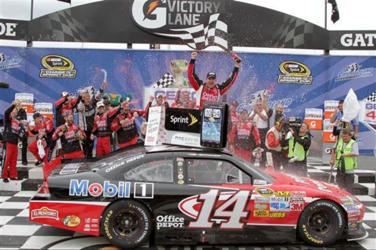 Chicagoland - First Chase race. Fuel mileage race with Tony being able to go faster than Edwards, Johnson, etc. Harvick charges to 2nd, Dale 3rd.