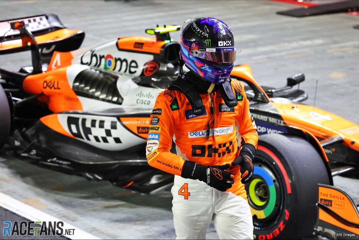Singapore Grand Prix - Lando wins by 21 seconds with Max having same distance over 3rd place Piastri