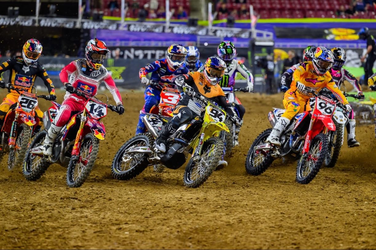 St. Louis - Roczen made aggressive pass on Hunter to take lead after also going by Prado. Not much else happened with Ken winning by 13 seconds. JCoop 2nd