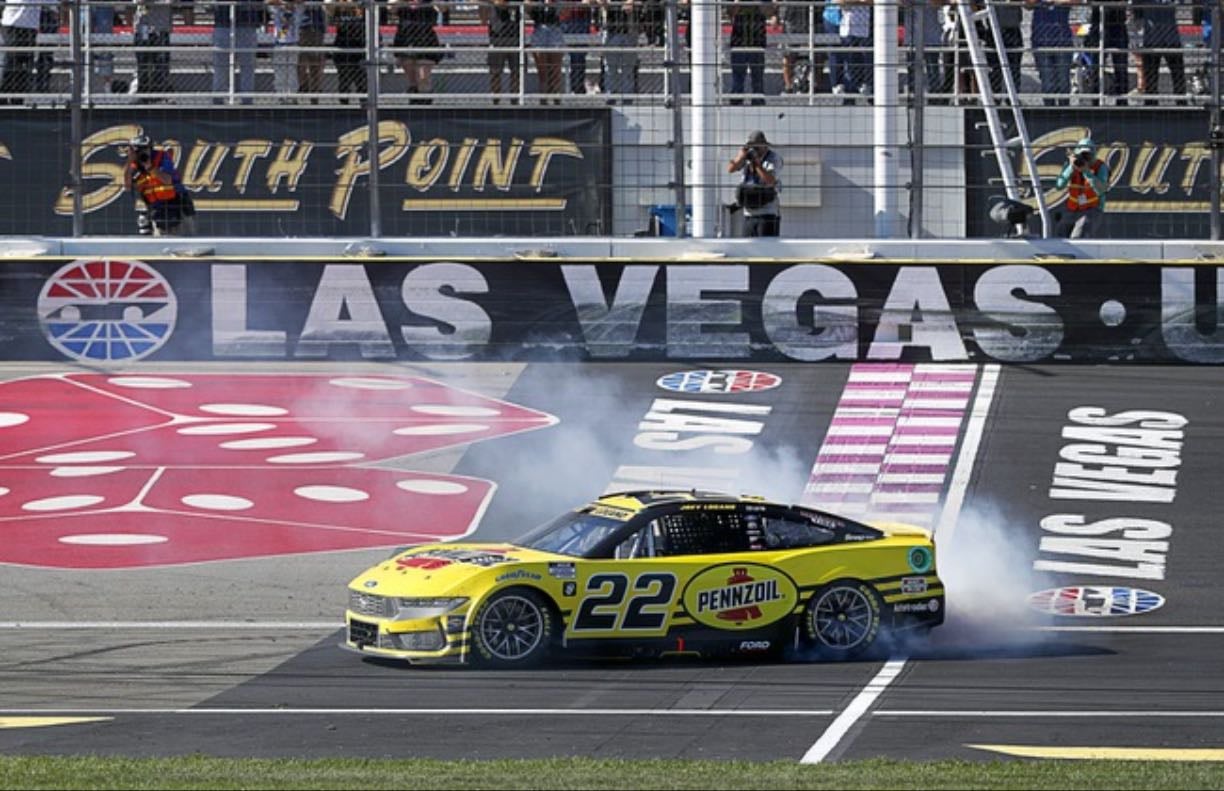 Las Vegas 2 - Others liked it more than me. It was really just a fuel mileage race with Logano saving while Bell was trying to catch him with full tank and fresh tires