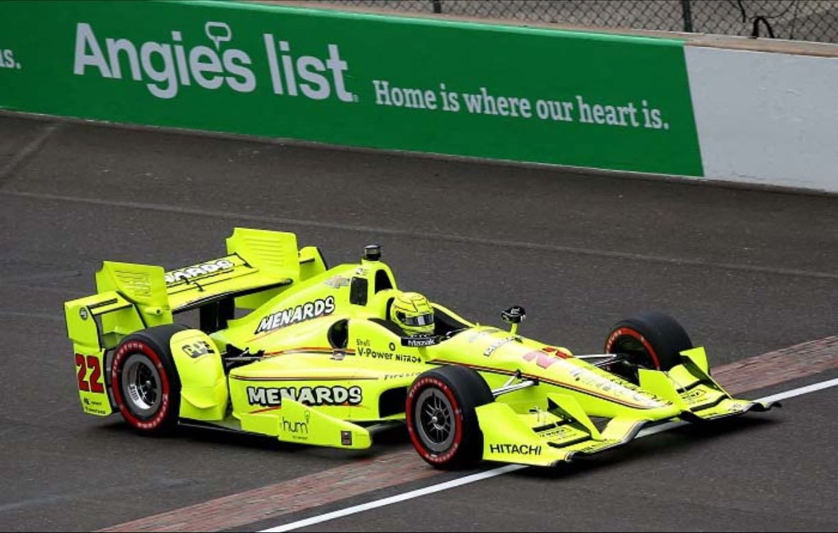 Indy Road Course - Kanaan and Bourdais wreck in first turn. Power spins out. Daly led 14 laps. Simon then retook lead and dominated from there. Helio and Hinch on podium