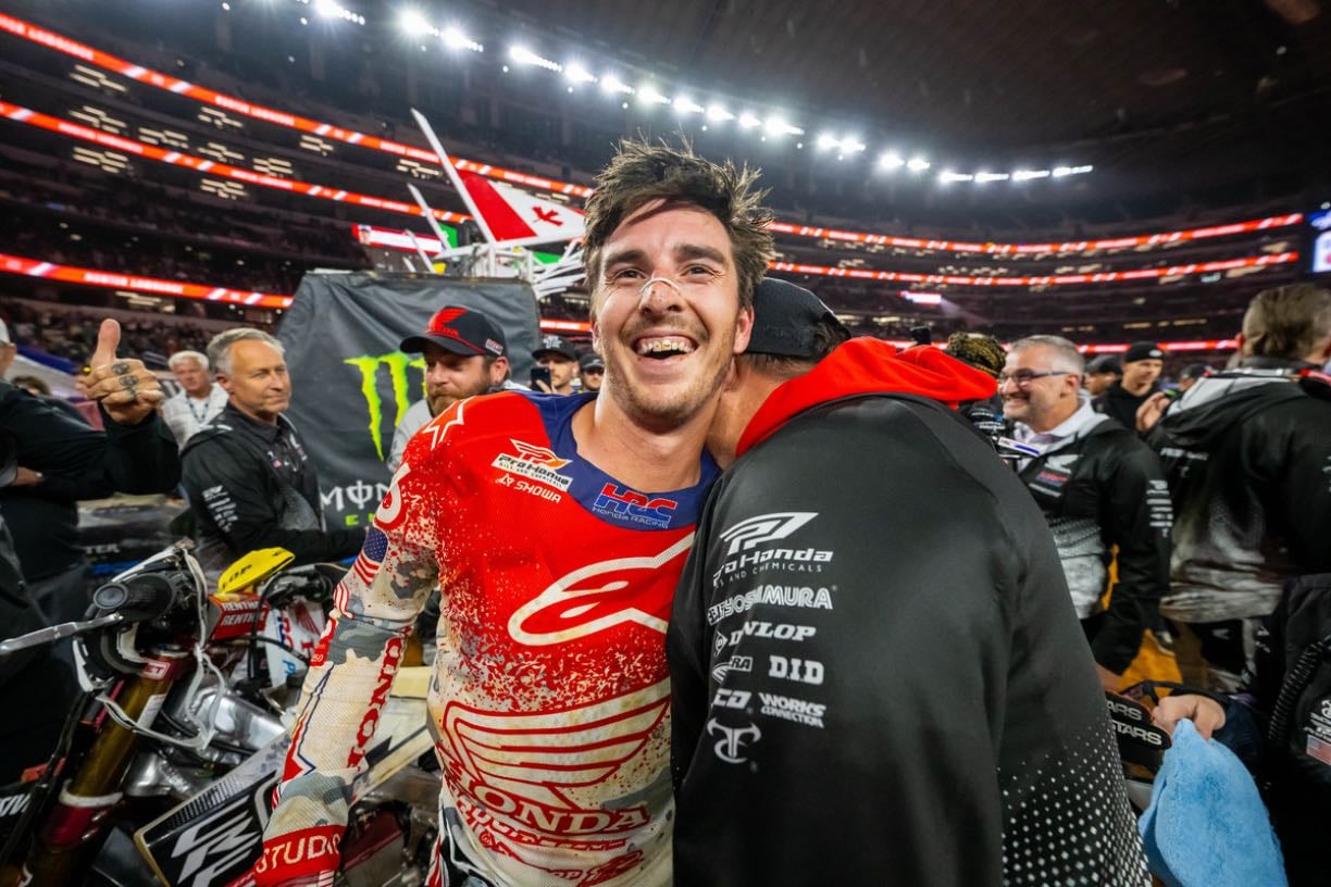 Arlington - Hunter finally gets first 450 SX win. Nice battle to get by Roczen, Tomac 2nd after hard pass on Webb. Webb on podium getting by Ken