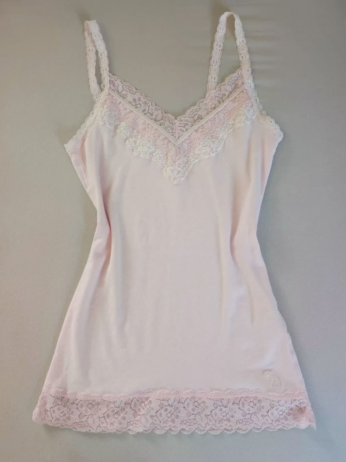 Hollister lace cami ౨ৎ
