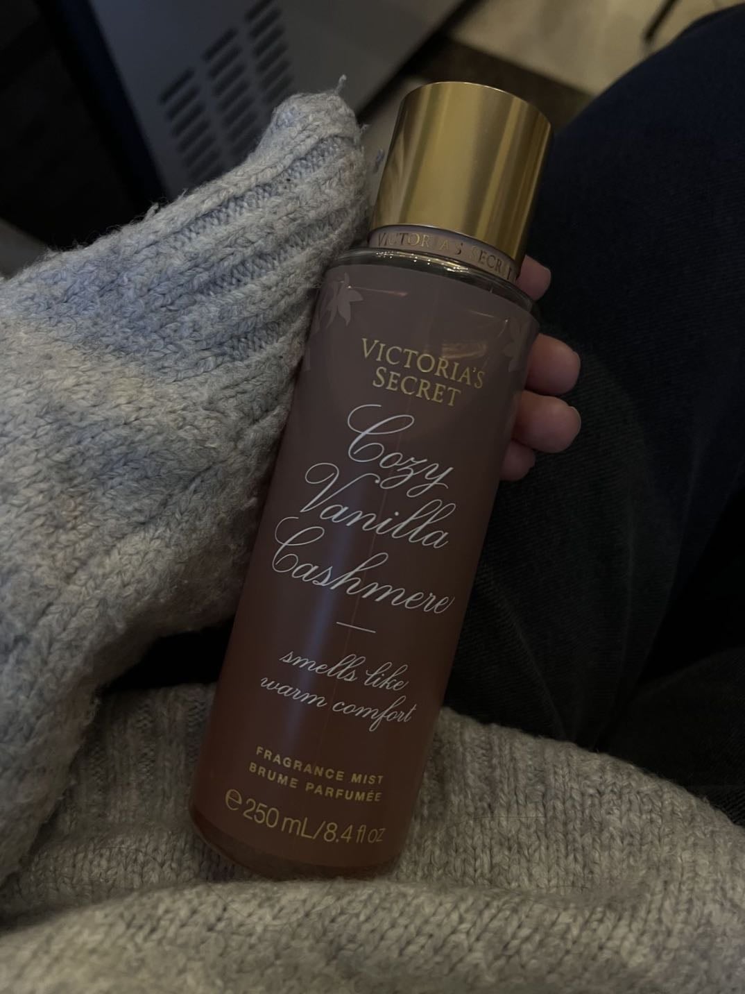 VICTORIA’S SECRET fragance mist - cozy vanilla cashmere