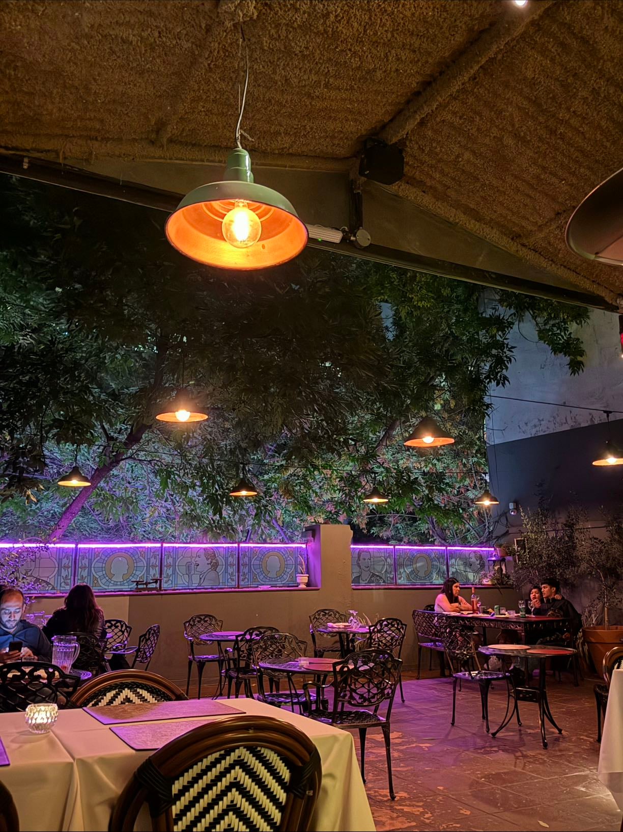 La Capitana - Bodeg贸n y Vermuter铆a - CABA