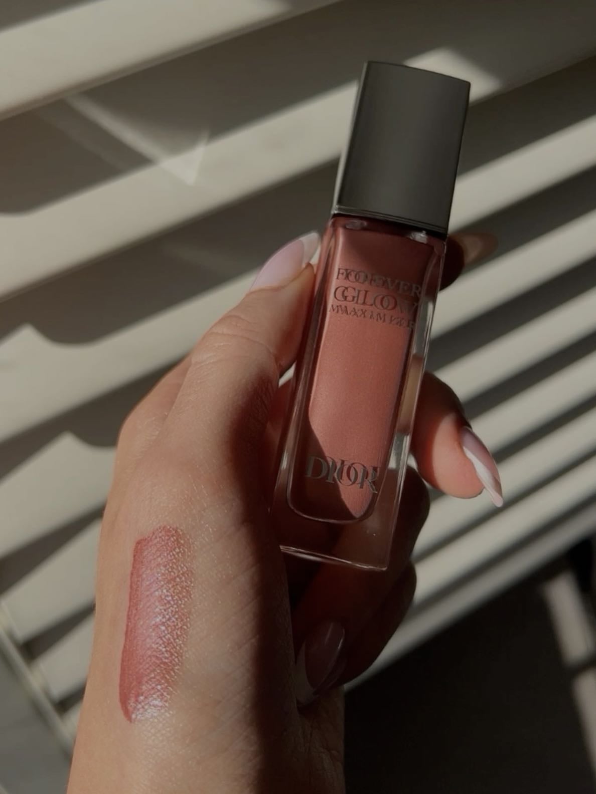 DIOR Forever Glow Maximizer Longwear Liquid Highlighter - Shade: 014 Rosy - a blush pink