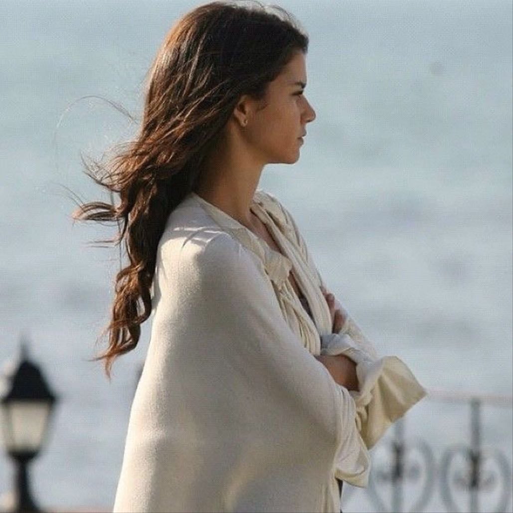π beren saat - actress