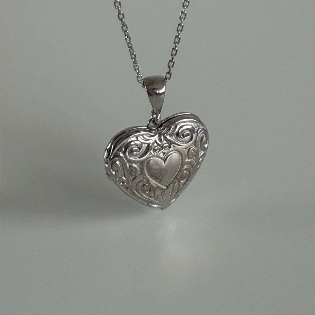 heart necklace