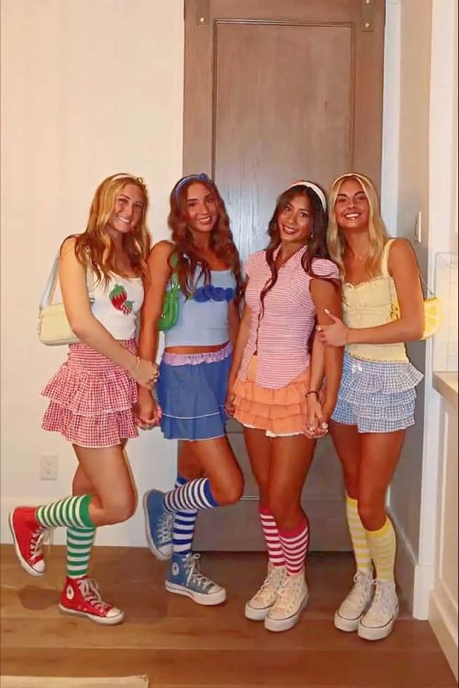 strawberry shortcake + her friends