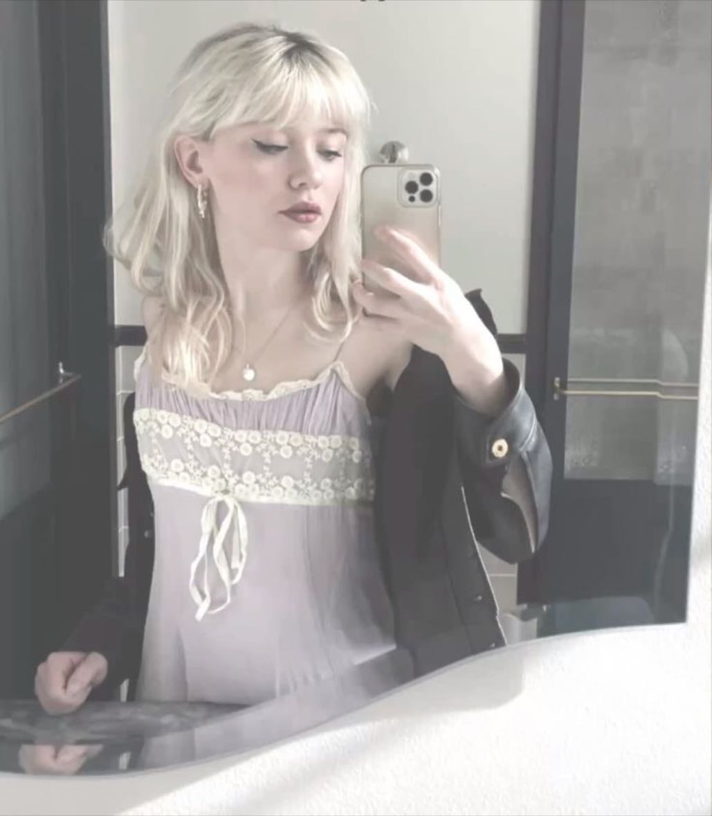 maisie peters - favorite album - florescence
