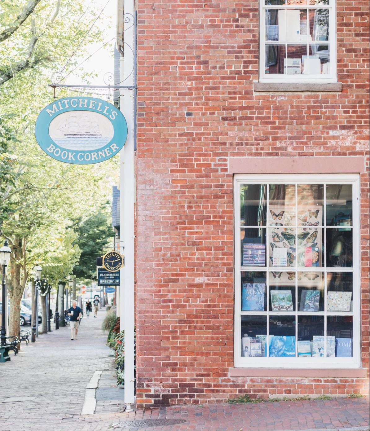 Mitchell's Book Corner - Booshop