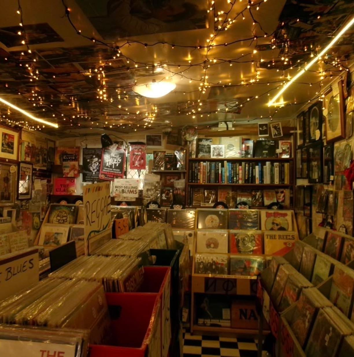 vinyls - Music hypelist by Taylor Valenzuela
