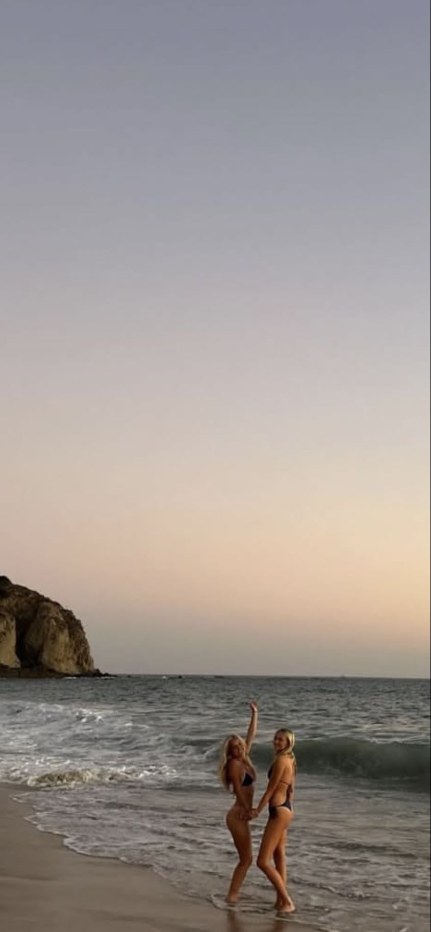 praia com os amigos