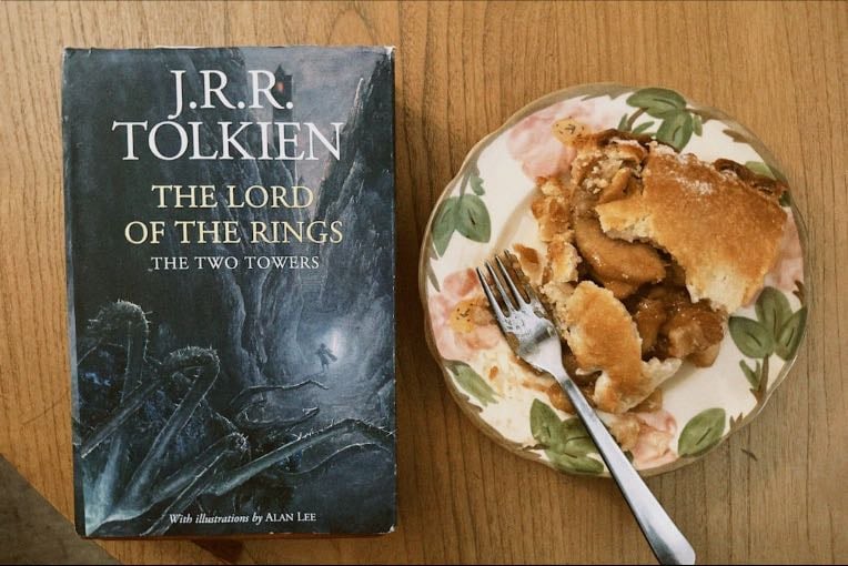 The Lord of the Rings Illustrated by the Author Illustrated by J. R. R. Tolkien - John Ronald Reuel Tolkien · 2021
