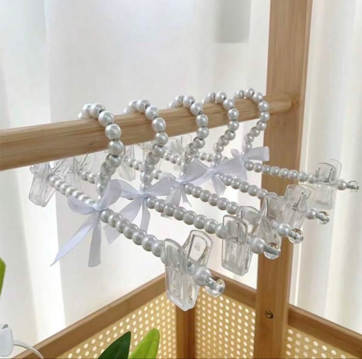 Bottom hangers - £13.48