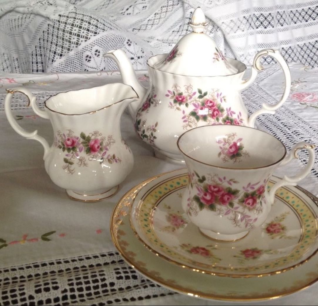 Tea pot