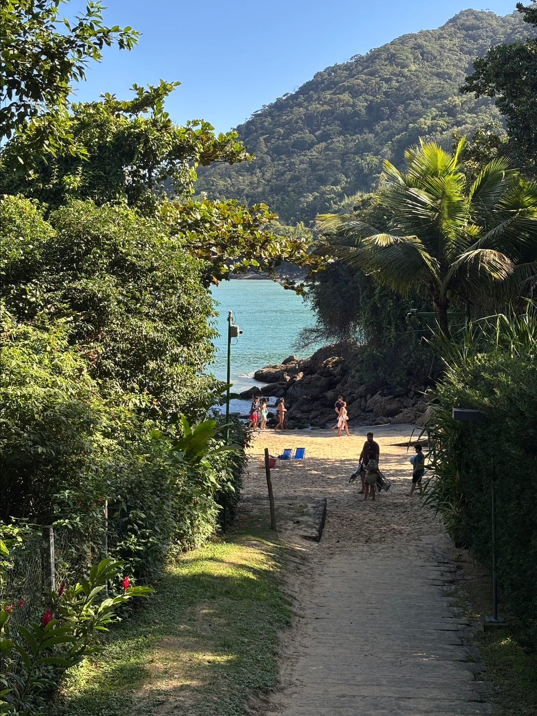 Praia Santa Rita - praia sem onda boa pra ficar no mar. a eacadaria eh tudo isso que dizem mesmo. areia bonita, horizonte bonito. pequena. tudo de bom.