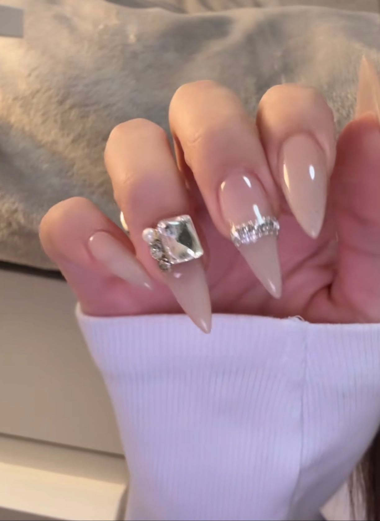beige