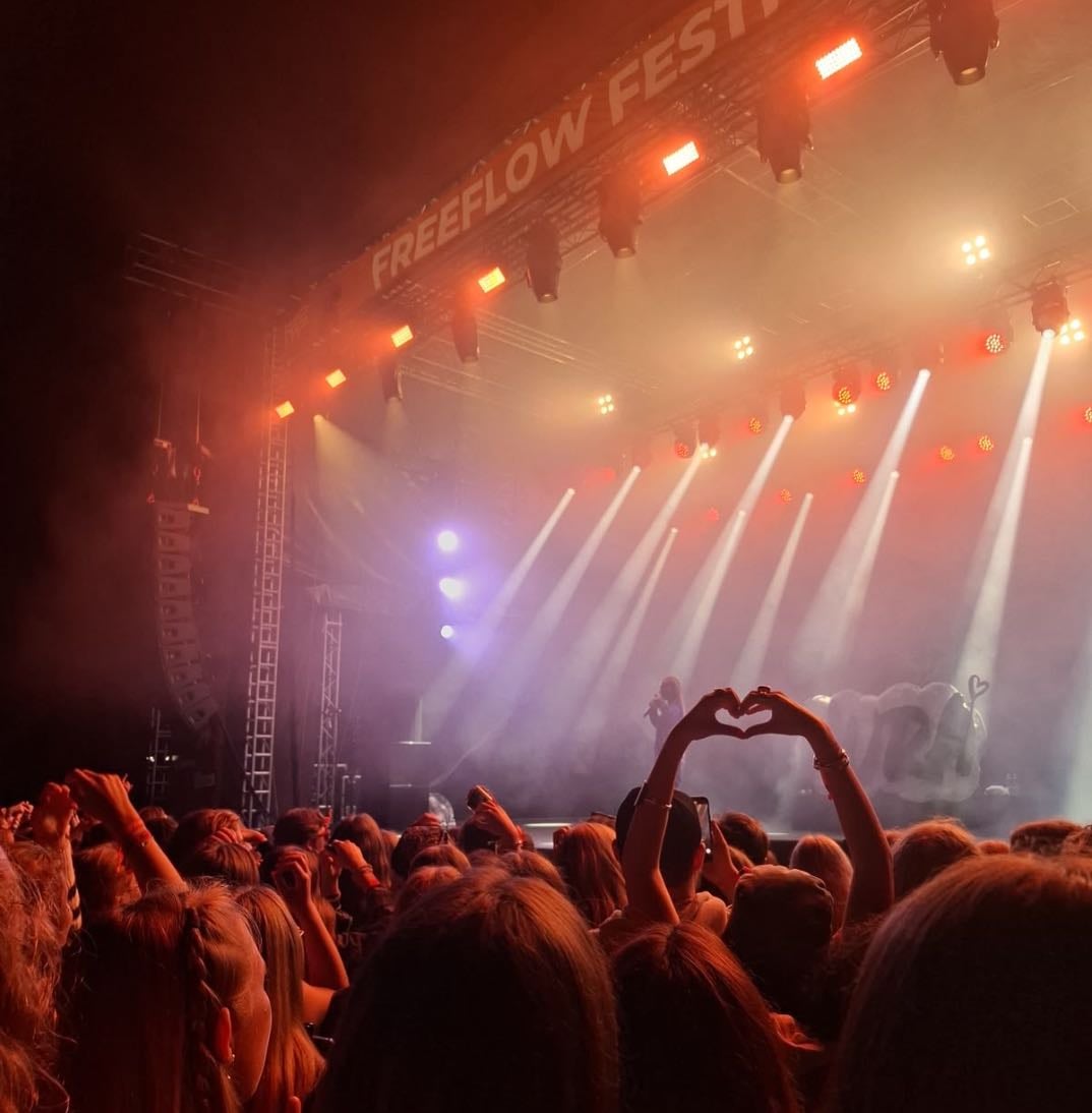 ─── ⋆⋅ concerts ⋅⋆ ─── - Music hypelist by natalie ۫ ꣑ৎ