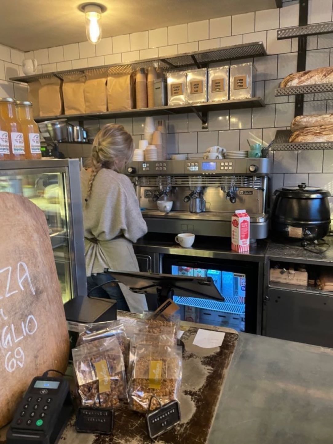 Coffee shop worker - Little jobs