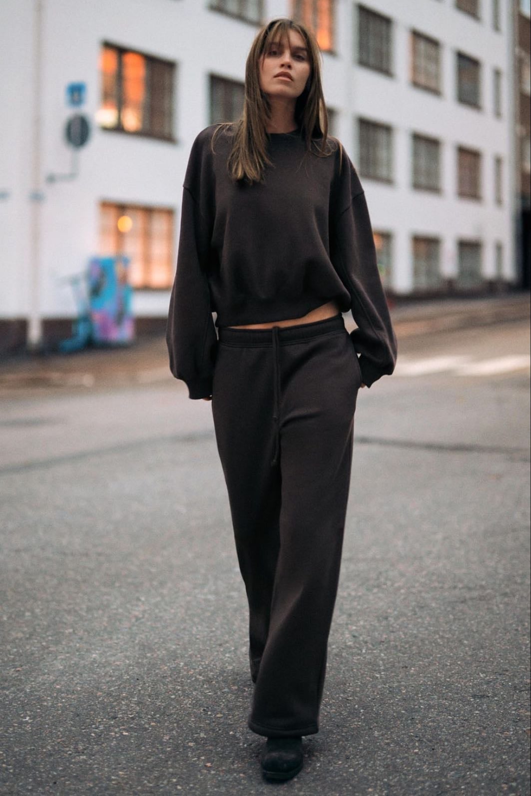 chandal marrĂłn - zara