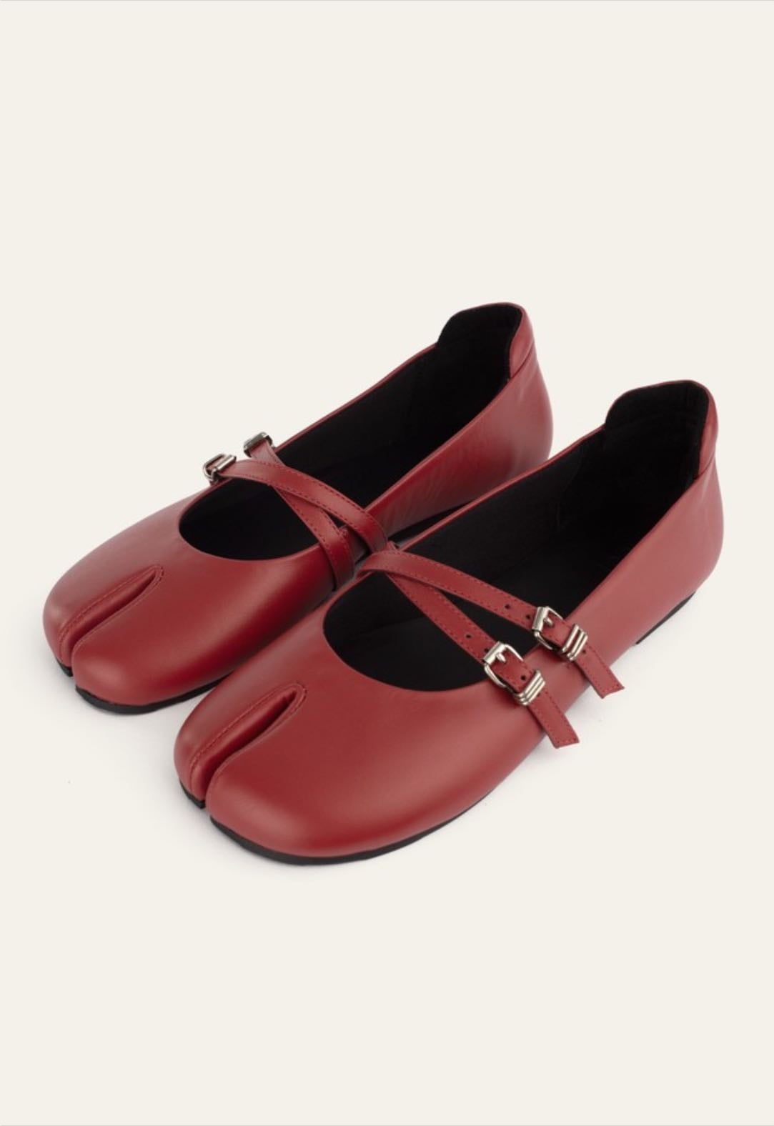 Mary Jane Tagui Vermelha (38) - https://www.agui.com.br/produto/mary-jane-tagui-vermelha-701