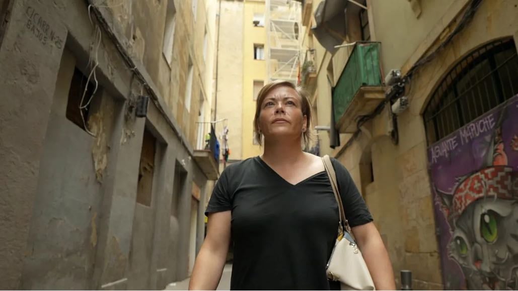 Raval, el corredor de la heroína - El barrio de 'El Raval' era, sin duda, uno de los barrios más peligrosos de España y 'En guardia: mujeres contra el crimen' analiza su conflicto con la droga. El programa detalla la investigación que se llevó a cabo para dar una organización criminal para acabar con el tráfico de heroína.