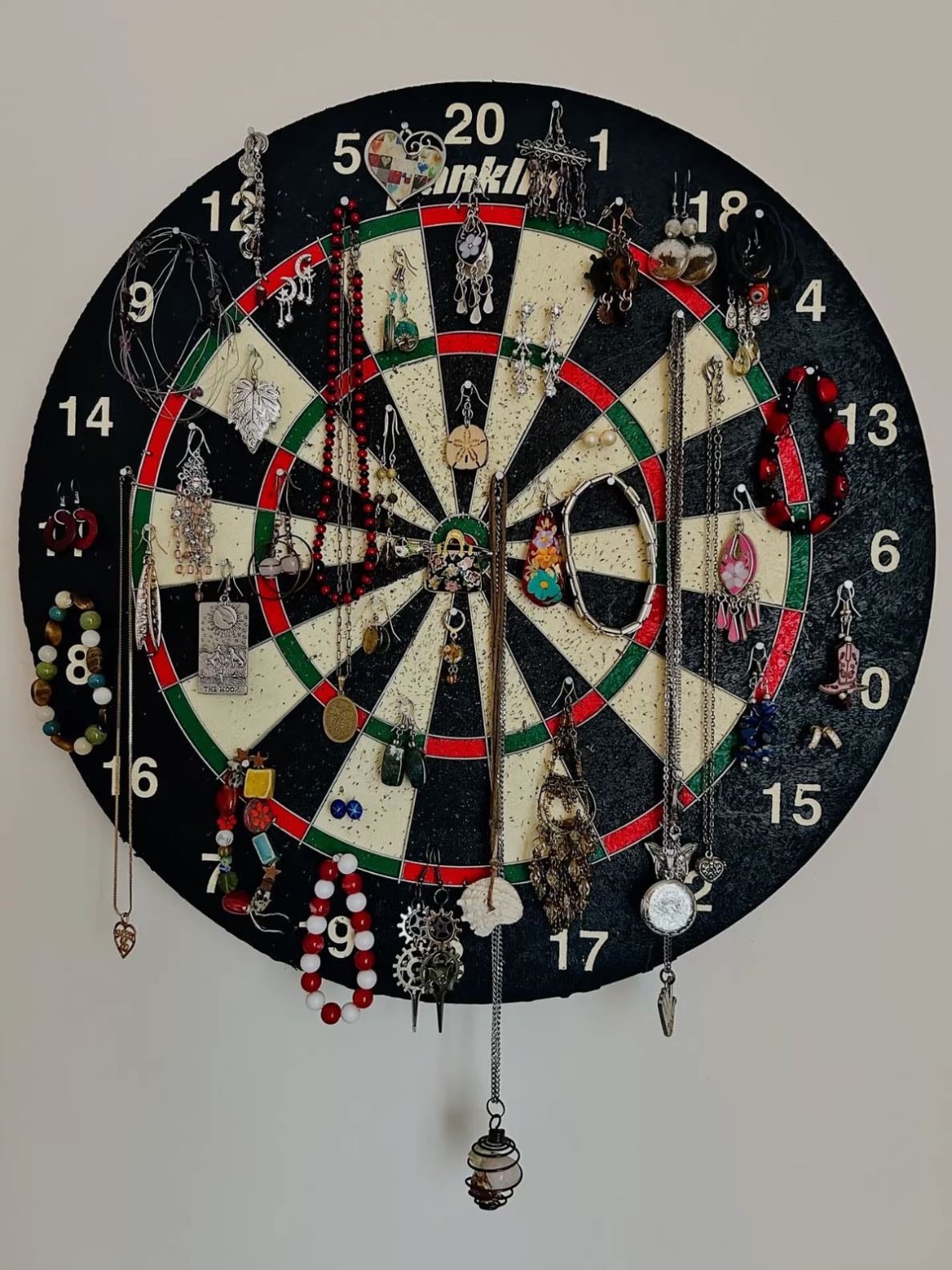 Dart board jewellery holder