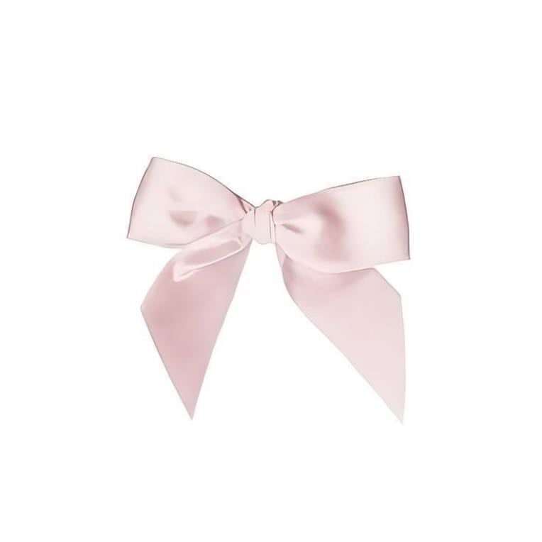 Wear accesories ⋆౨ৎ˚⟡˖ ࣪ - You can wear earrings, a small necklace, a handbag—all these things matter for your glow-up!