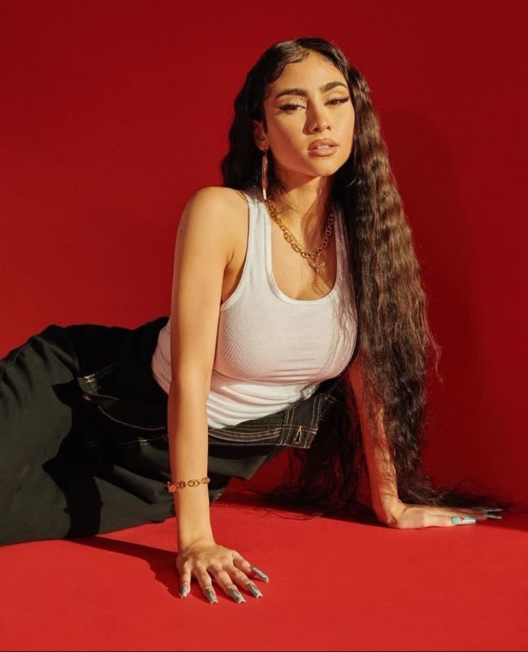 Paloma Mami.