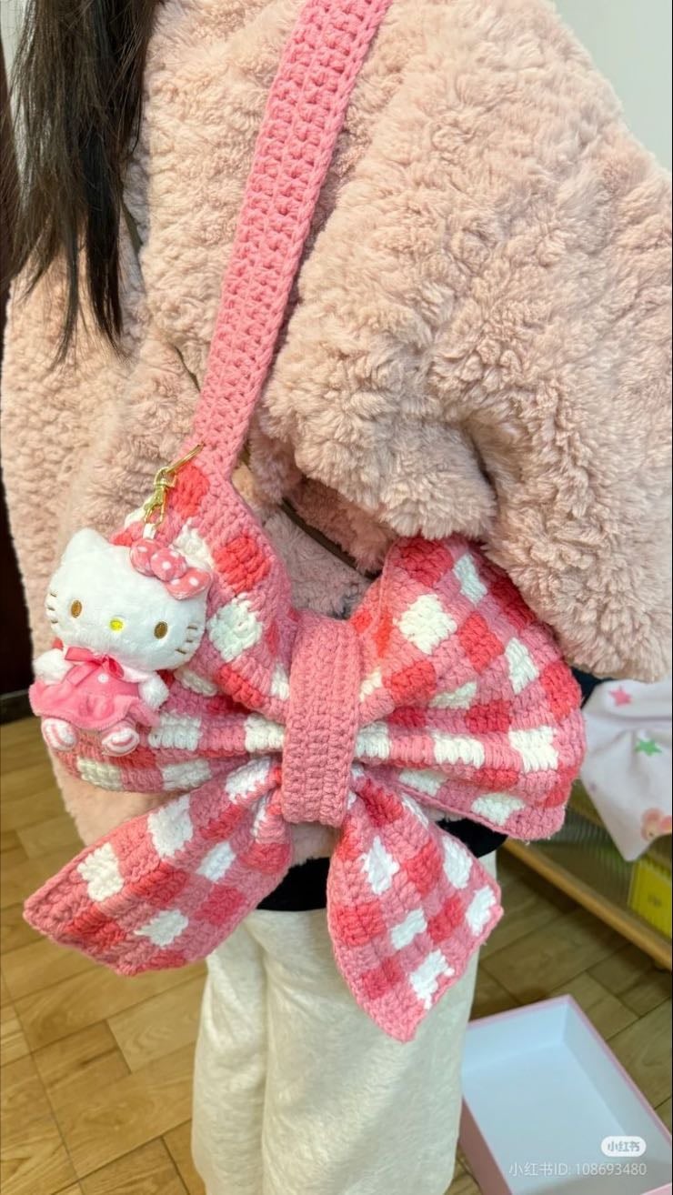 Hello Kitty themed bow bag