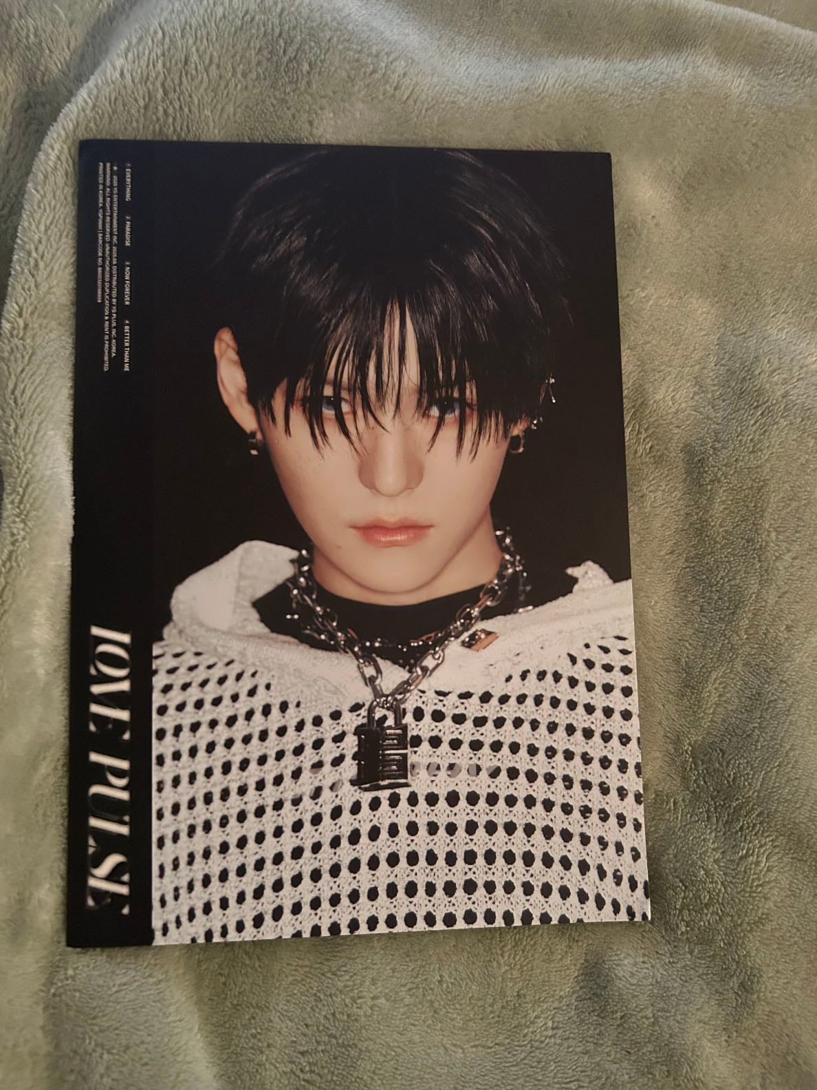 LOVE PULSE - Mini Album Vol.3 Digipack~Yoshi