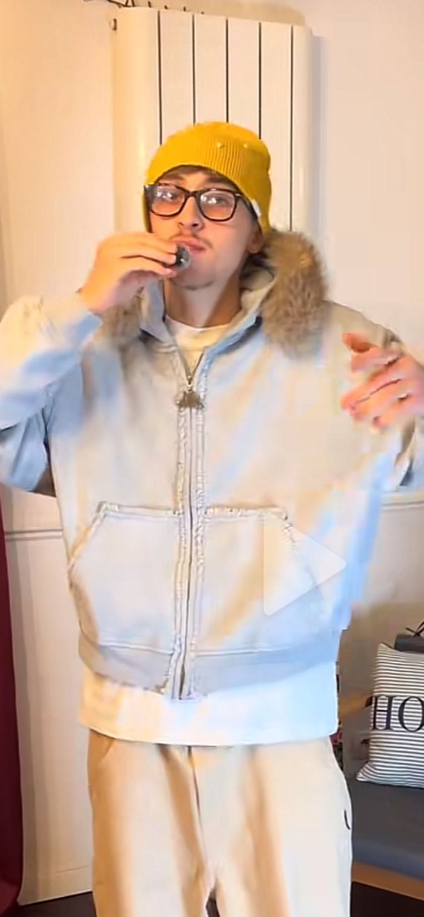 Veste grise avec capuche moumoute - Cynique