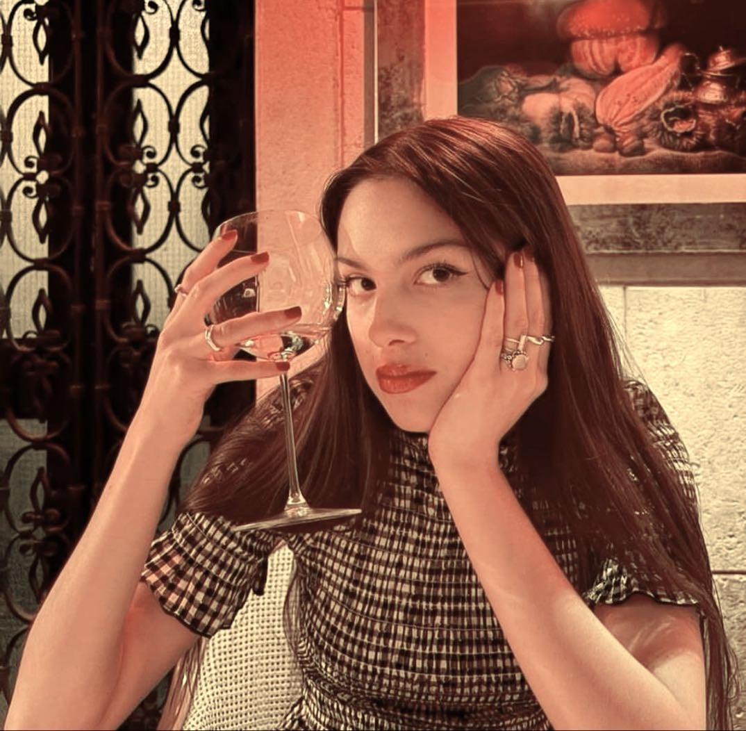 girl celeb - ಄ olivia rodrigo