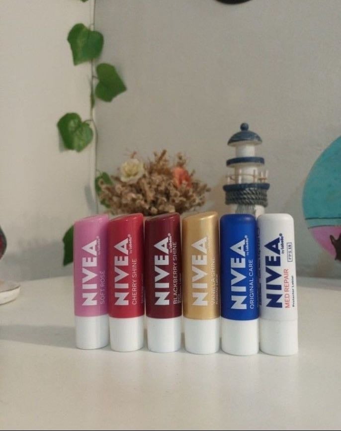 nivea lipbalms