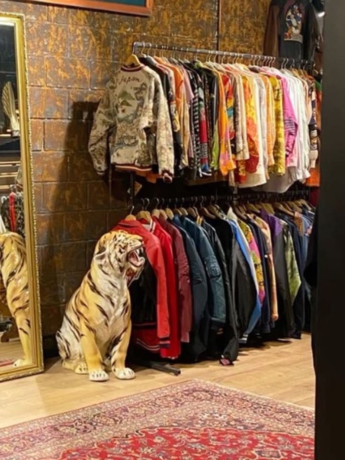 vintage shops/ flea markets