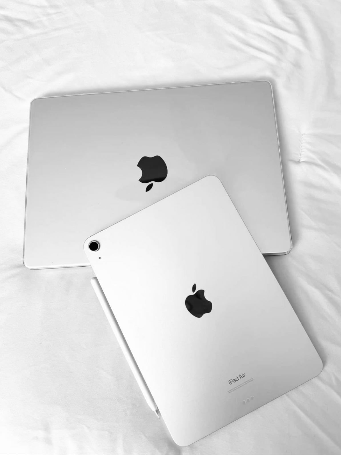 MacBook or iPad